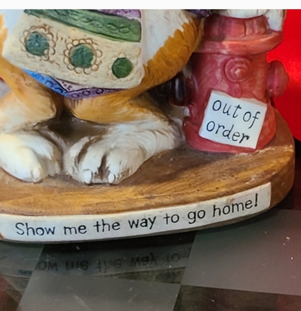 Charming Dog Figurine with Mug and Fire Hydrant - Picture 10 of 10